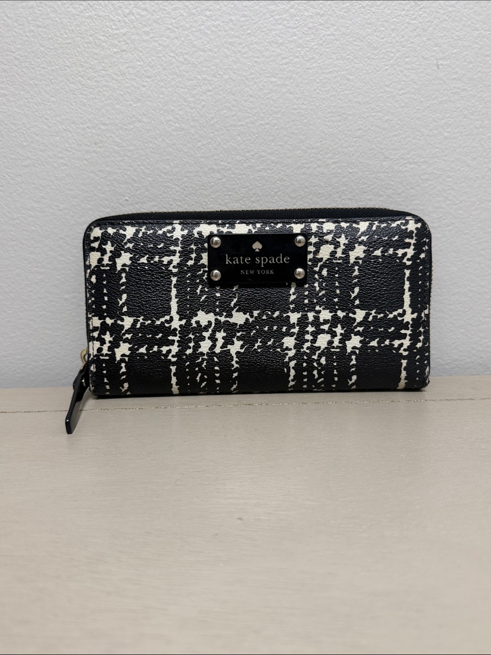 Kate Spade Belleville Plaid Zip Around Continental Wallet Black Cream